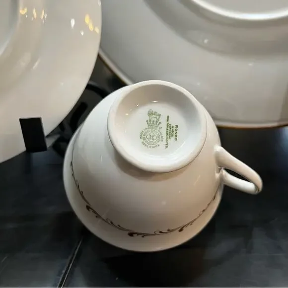 Royal Doulton Rondo H 4935 Bone China 5 Piece Place Setting Vintage Doulton & Co Dinnerware